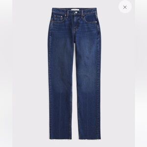 Abercrombie Mid Rise 90s Straight Frayed Hem Jean in Medium